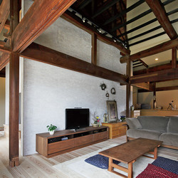 新旧の素材と技術を融合し、昔ながらの日本家屋を再生