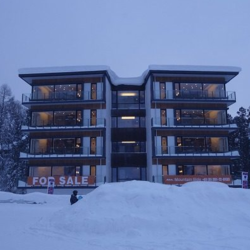 スキー場目の前の低層・ラグジュアリーブティックホテルの建設