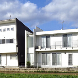 鎌倉の川沿い賃貸併用住宅