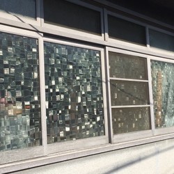 木枠の古い出窓 ◼︎ガラスを再利用できる？