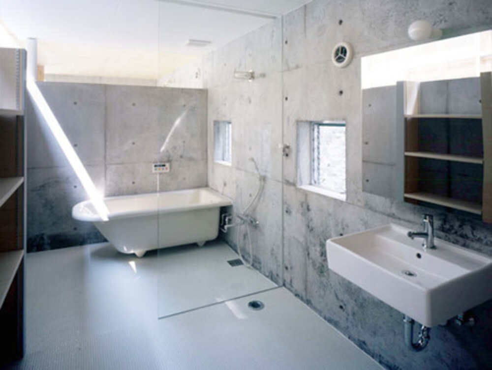コンクリート打ち放しのバスルームについて | 施工に関する家づくり相談 | SuMiKa | 建築家・工務店との家づくりを無料でサポート