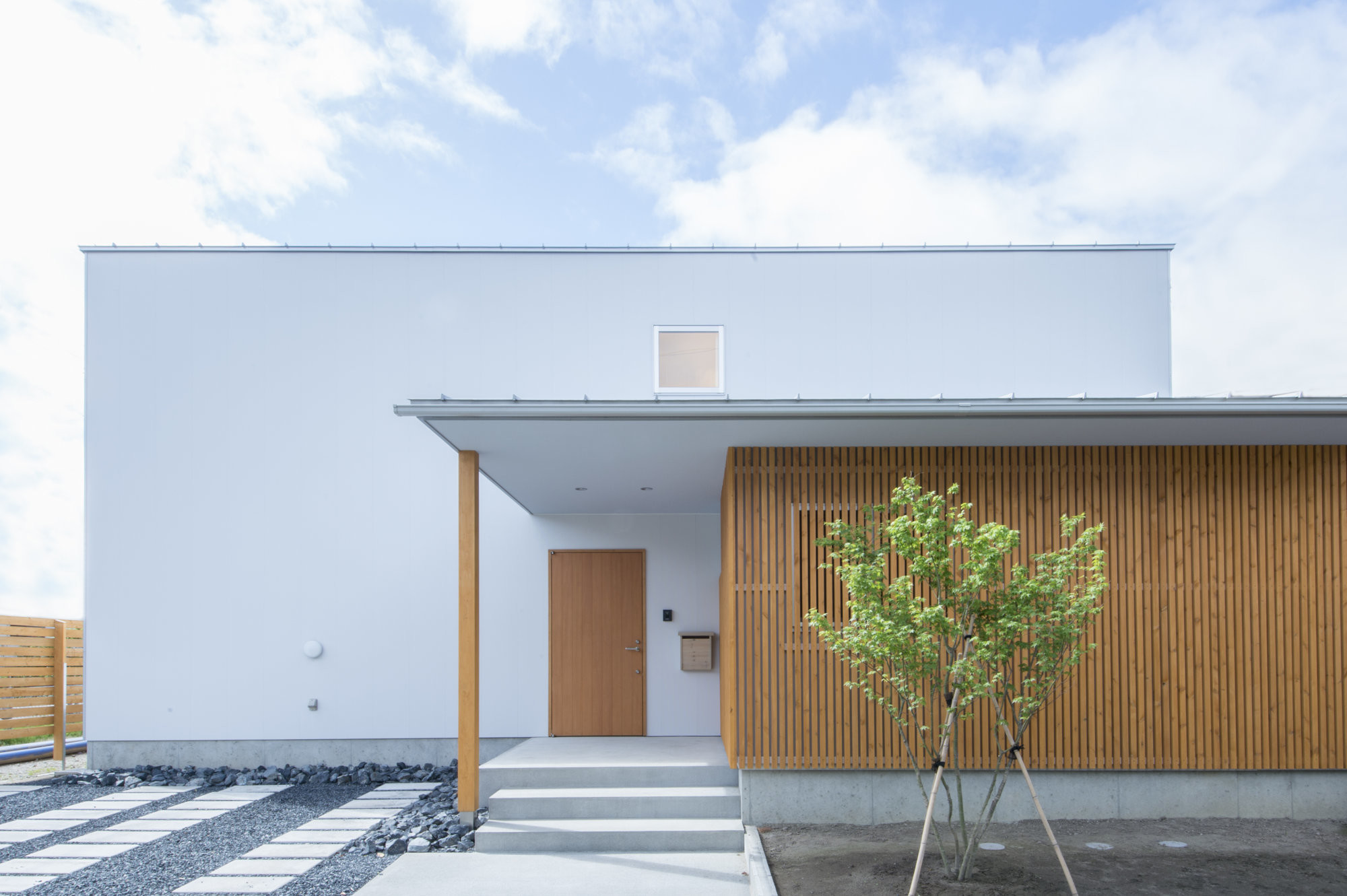どこか懐かしい気持ちにさせる そよ風が吹き抜ける家 加藤淳 Sumika 建築家 工務店との家づくりを無料でサポート