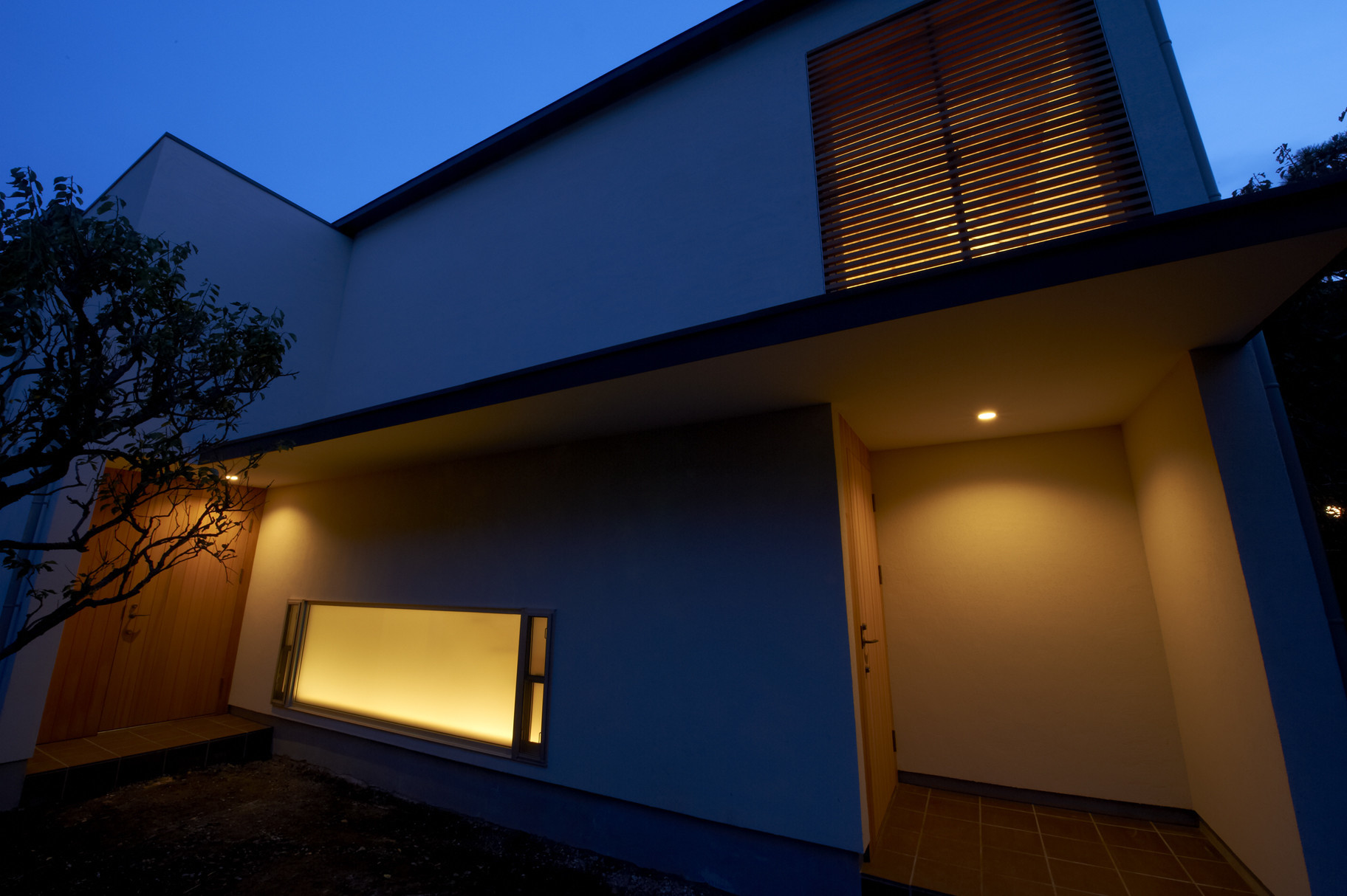 田園調布の家 東京、北国の暖房方式を採用した２世帯住宅の建築事例写真