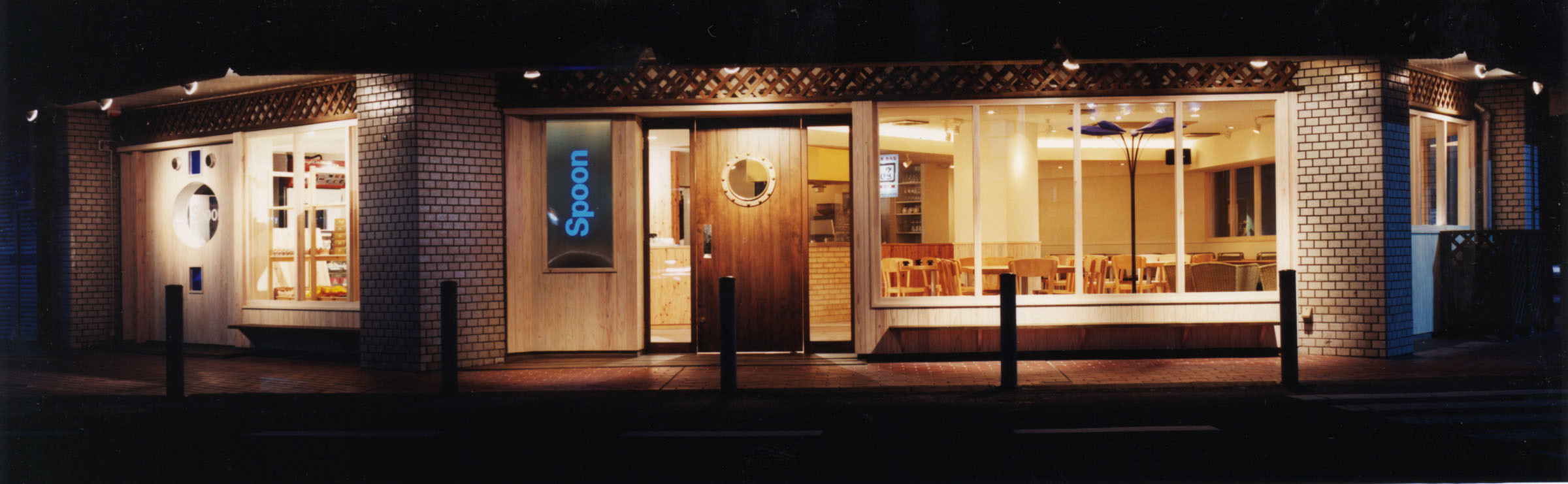 Spoon cafe　外観　夕景 | Spoon cafe　＜店舗リノベーション＞