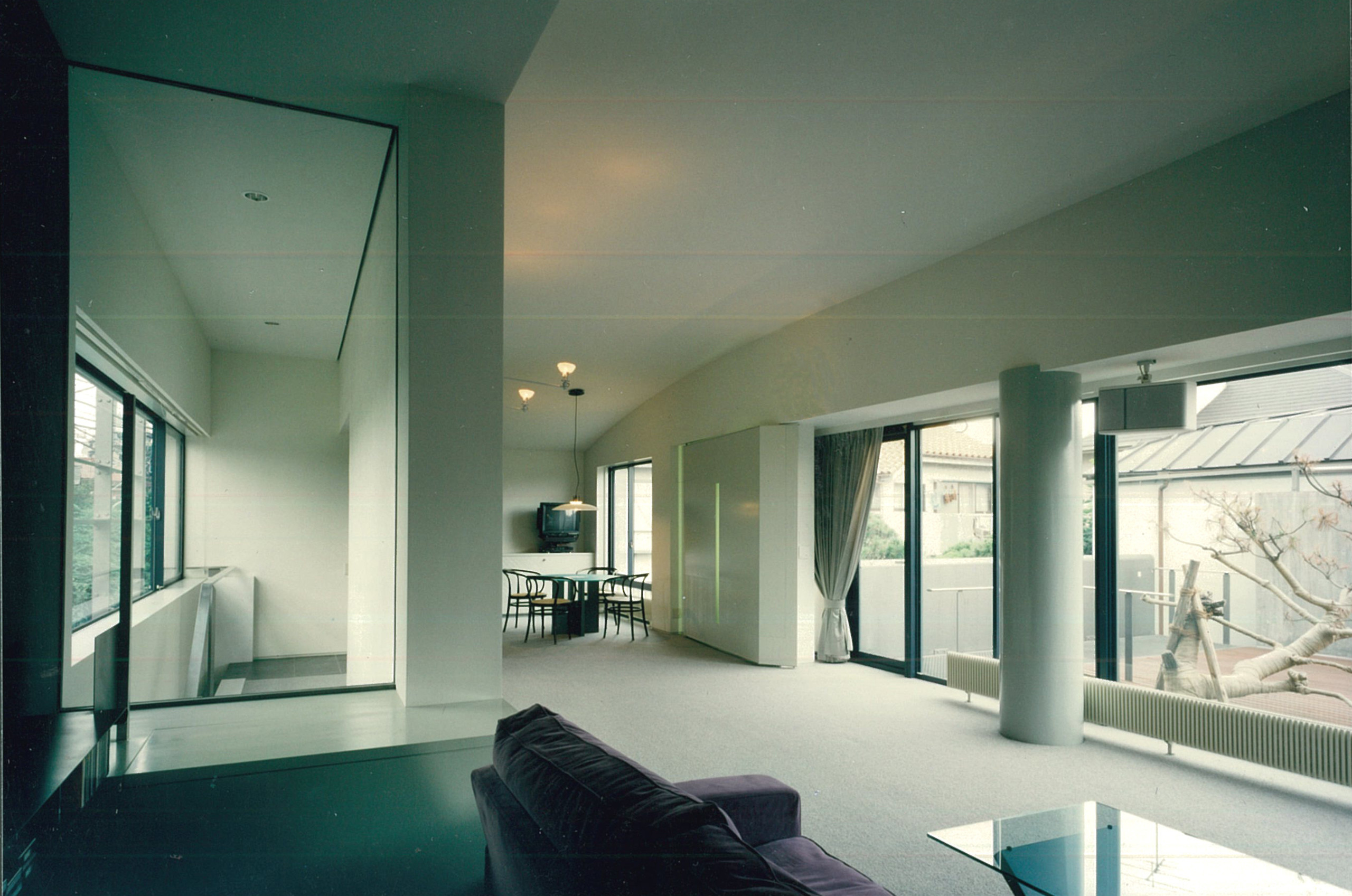 調布杉板化粧型枠ＲＣ造住まい：身内の家であるためご案内可ですの建築事例写真