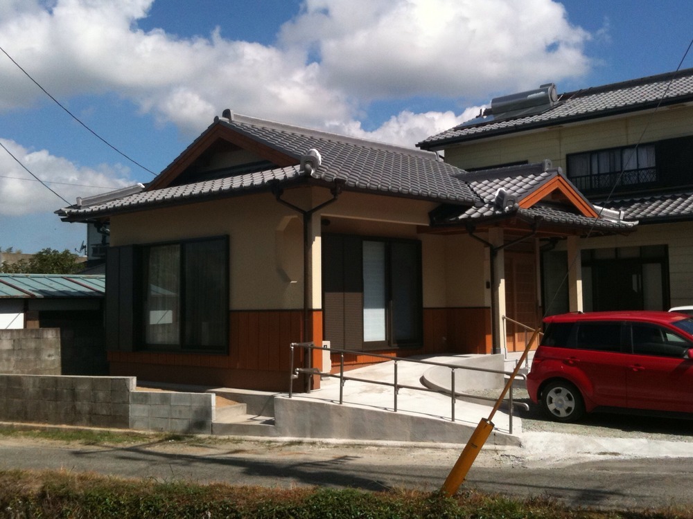 入母屋造りのミニ新築の建築事例写真