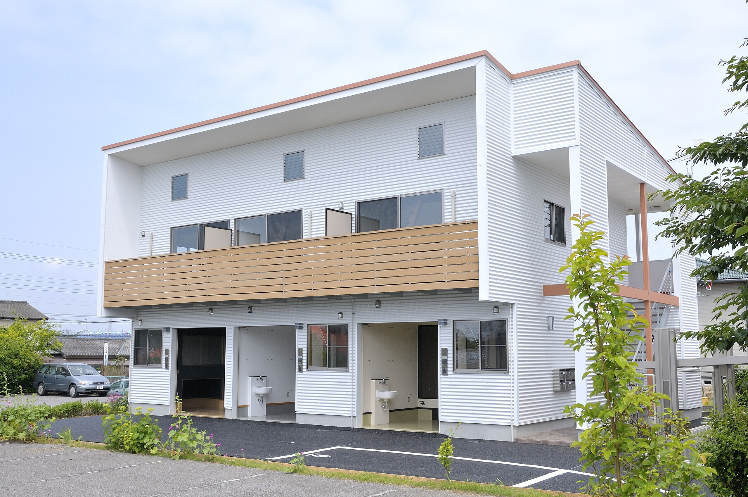 バイカーズアパート 6世帯 Iso設計室の建築事例 Sumika 建築家 工務店との家づくりを無料でサポート