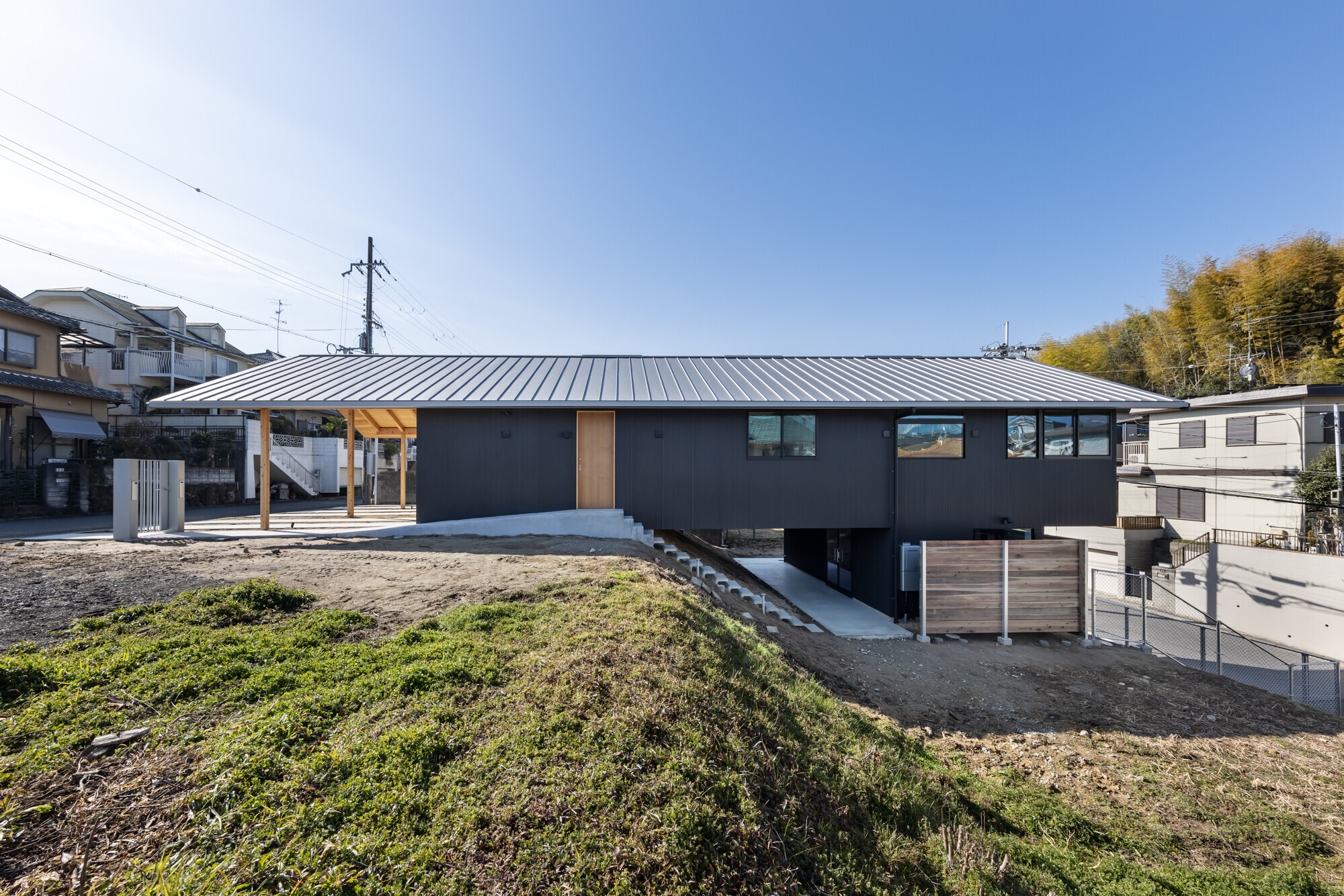 八幡の二世帯住宅-更新される農地/構築される長屋-の建築事例写真