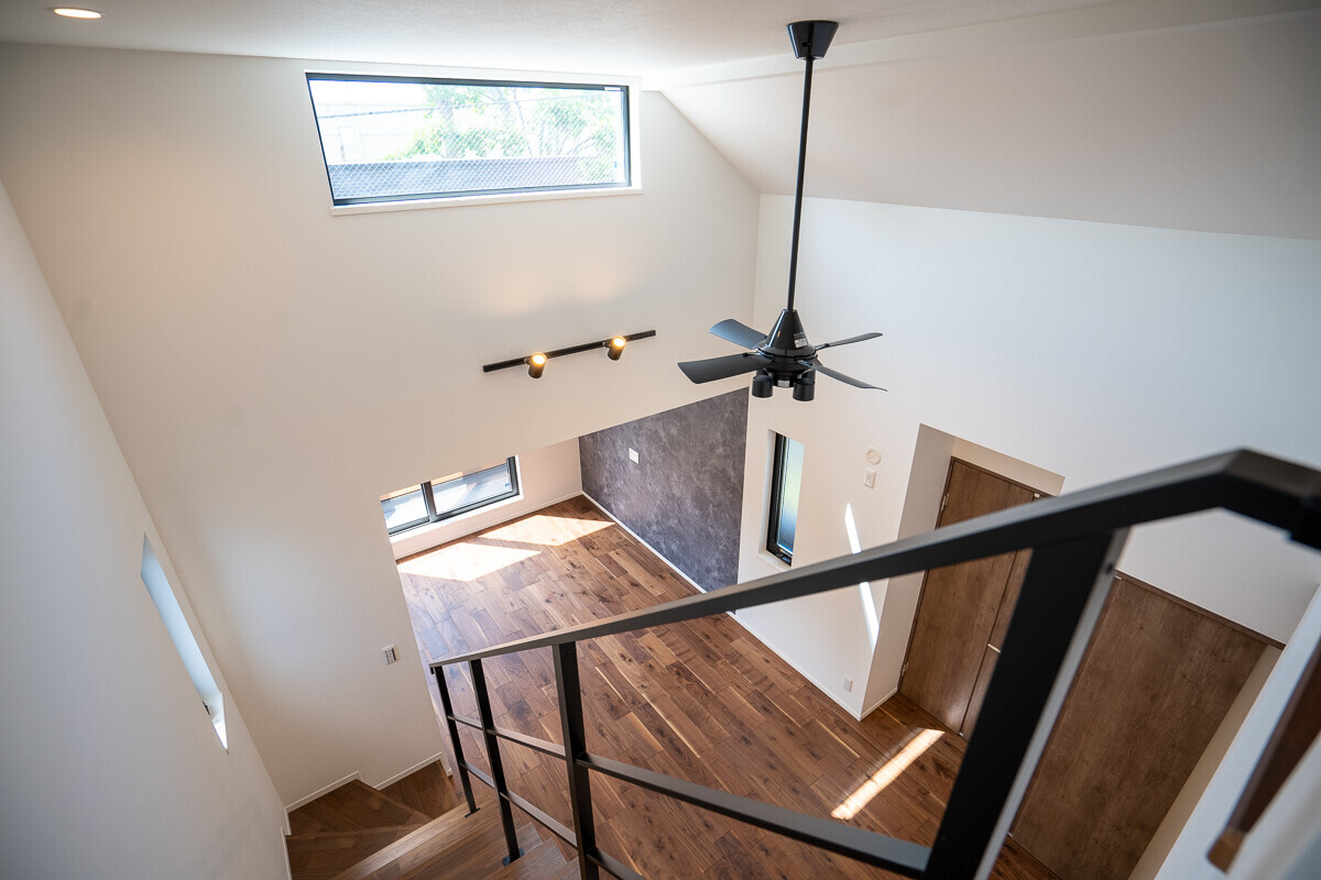 吹き抜けロフトに折り上げ天井『立体デザインハウス』の建築事例写真
