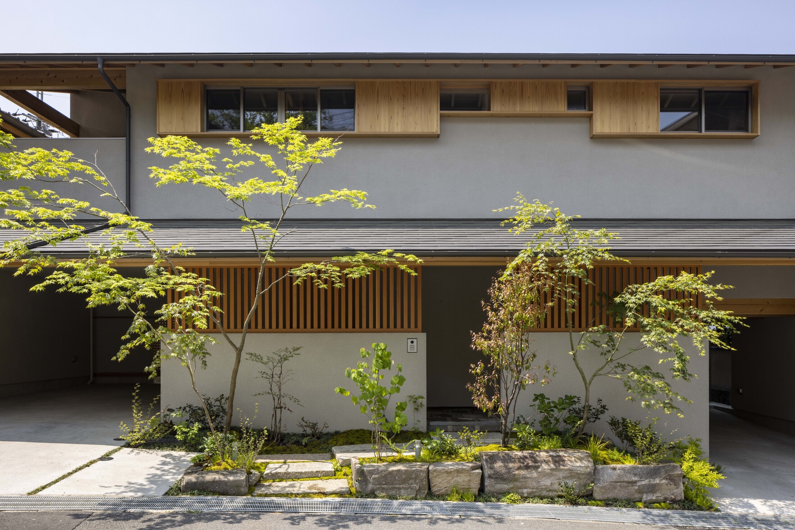 三つの庭をもつ生駒の二世帯住宅　紡々の家の建築事例写真