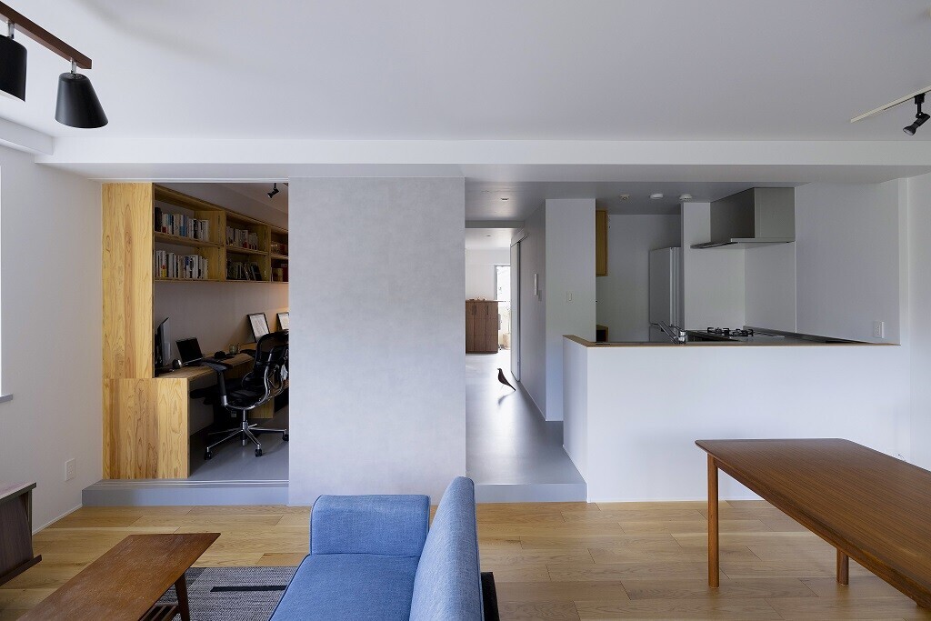 コア型収納で職住を別ける「左京区のマンションリノベーション」の建築事例写真