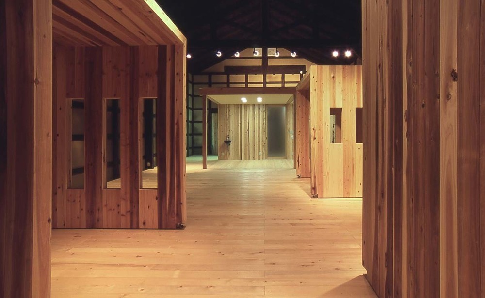 直源醤油ショールーム｜築100 年の土蔵をショールームに再生の建築事例写真